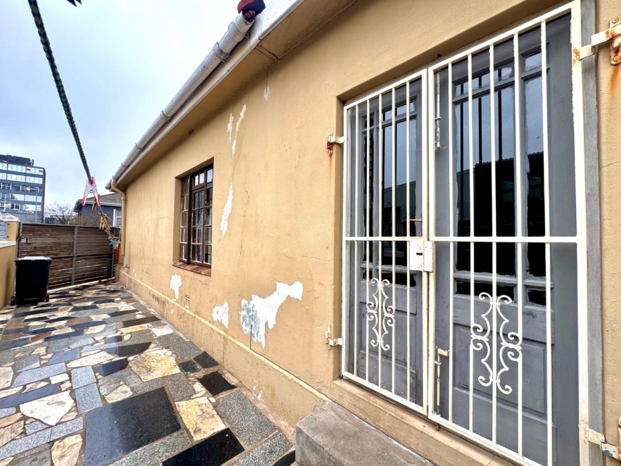 5 Bedroom Property for Sale in Woodstock Western Cape